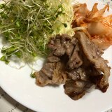 キムチ添え♡牛肉と生野菜プレート(^^)